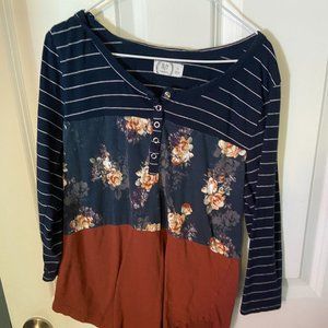 Womens Maurices 24/7 Navy and Rust Floral Long Sleeve Shirt-Small